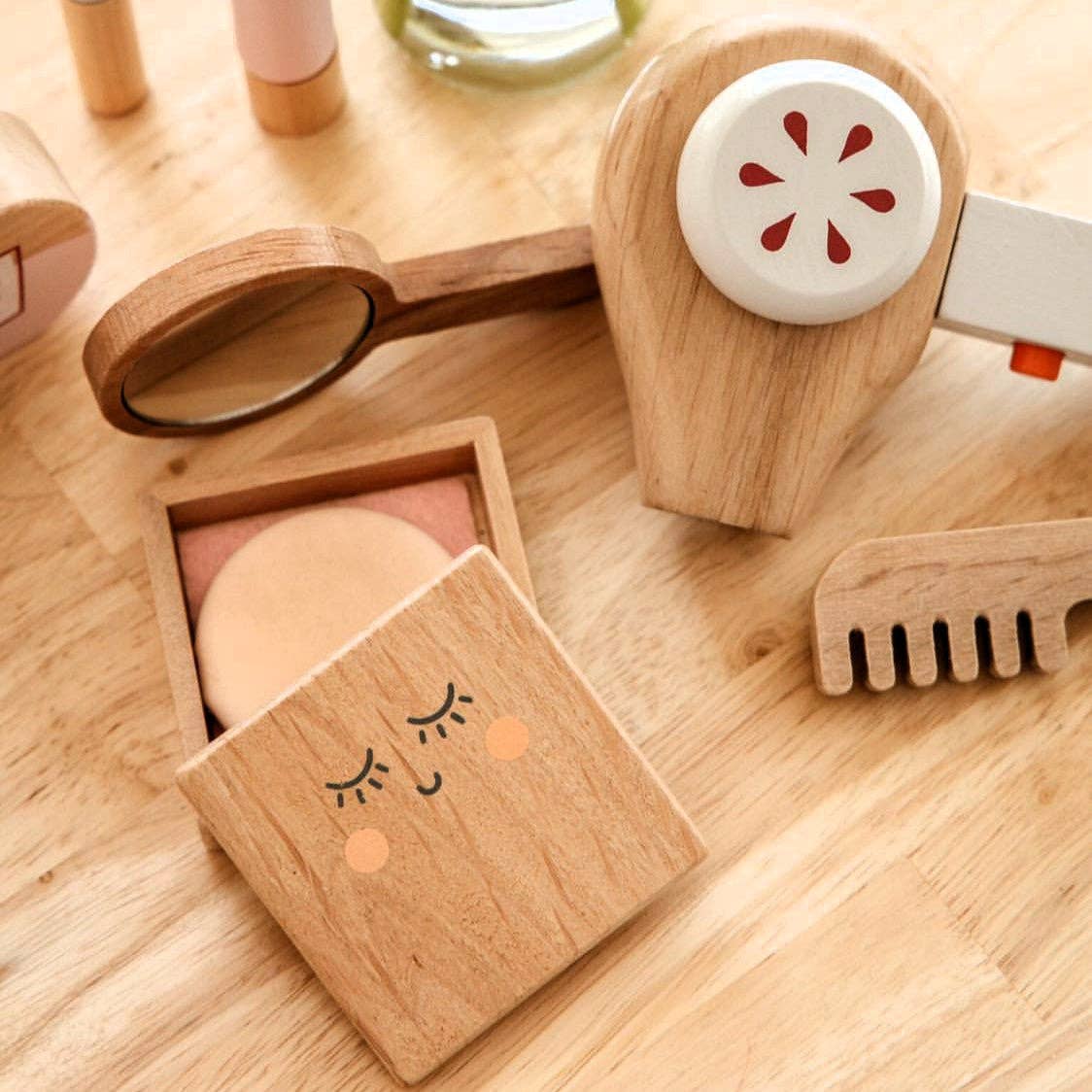 Make Me Iconic Pretend Play Wooden Beauty Kit close up wooden blush