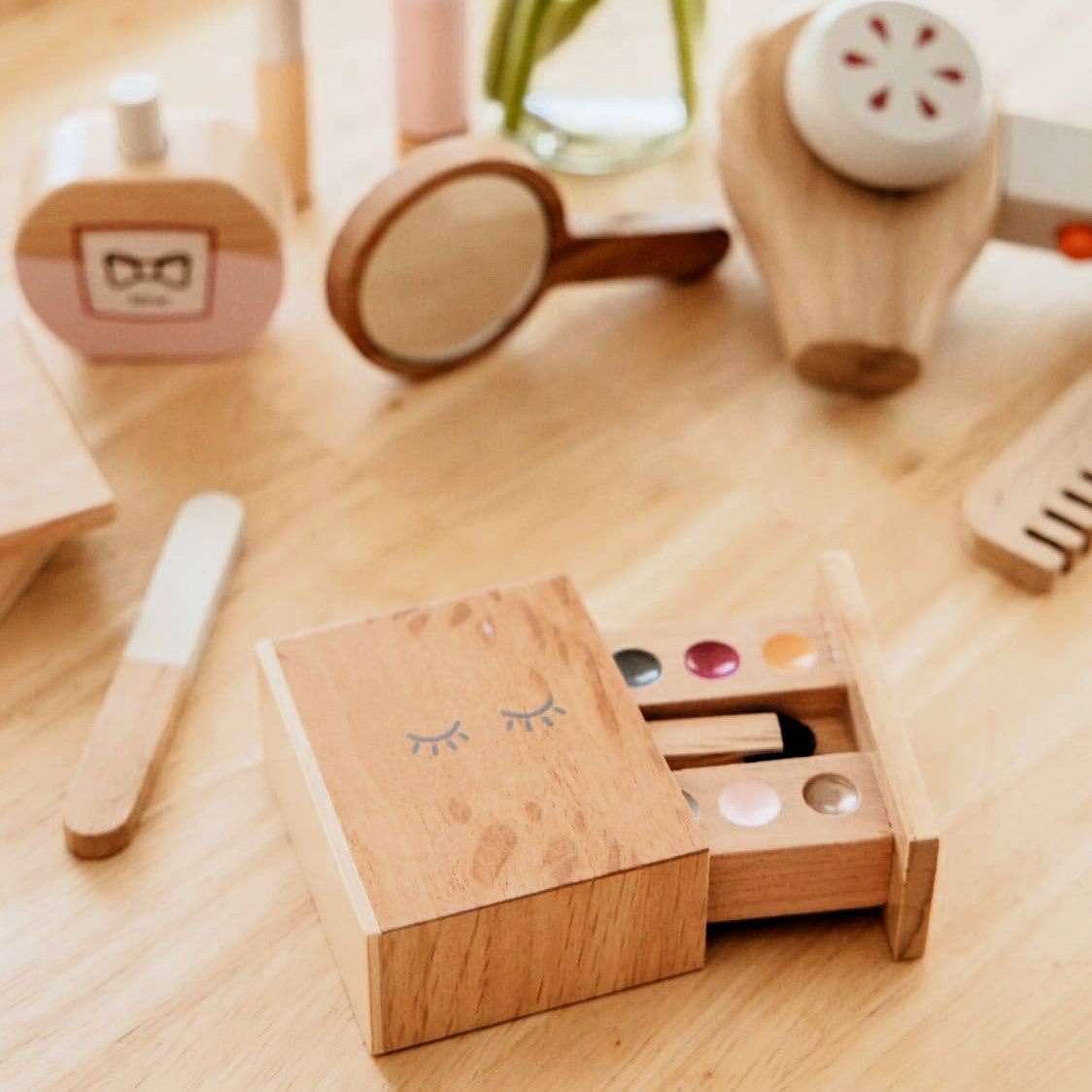 Make Me Iconic Pretend Play Wooden Beauty Kit wooden eyeshadow box