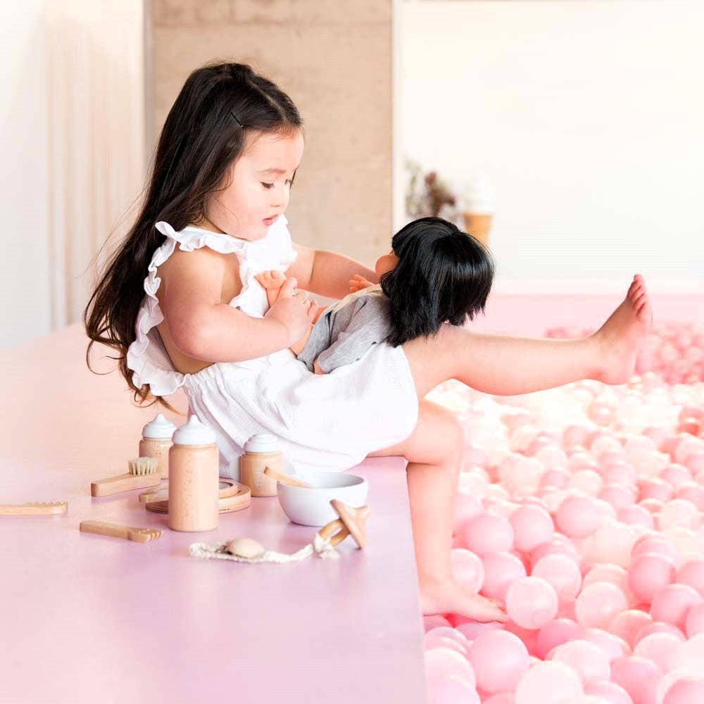 Make Me Iconic, wooden doll accessories kit