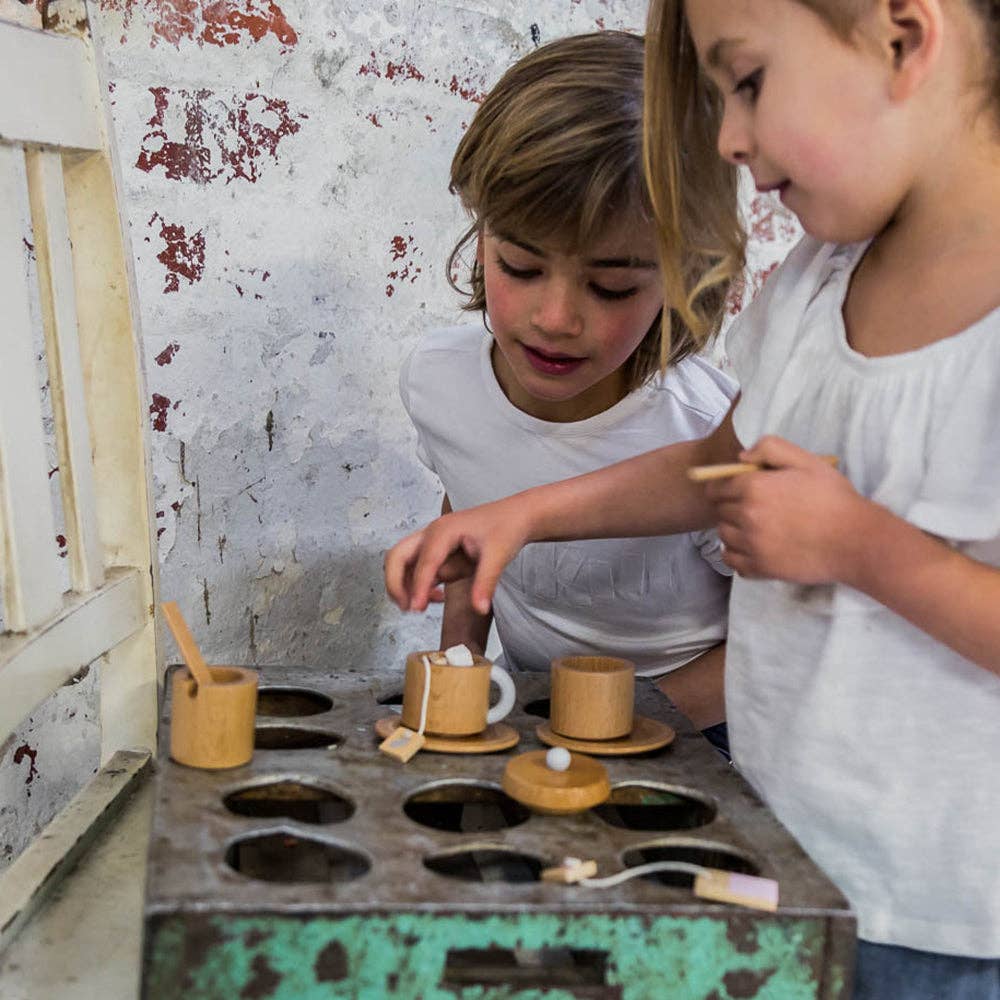 Make Me Iconic Wooden Tea Set - play idea